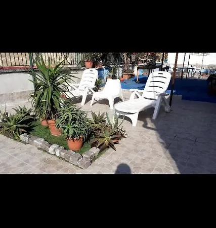 Rarisa Centro نابولي