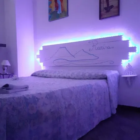 Rarisa Centro نابولي