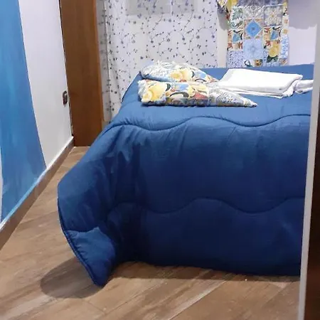 بيت ضيافة Rarisa Centro نابولي