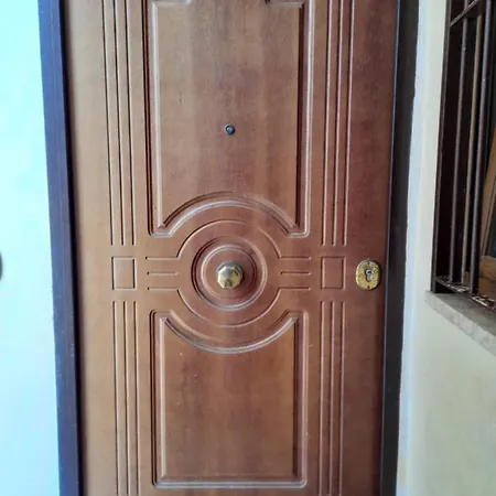 Rarisa Centro 3* نابولي