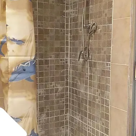 بيت ضيافة Rarisa Centro