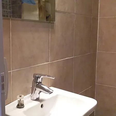 Rarisa Centro 3* نابولي